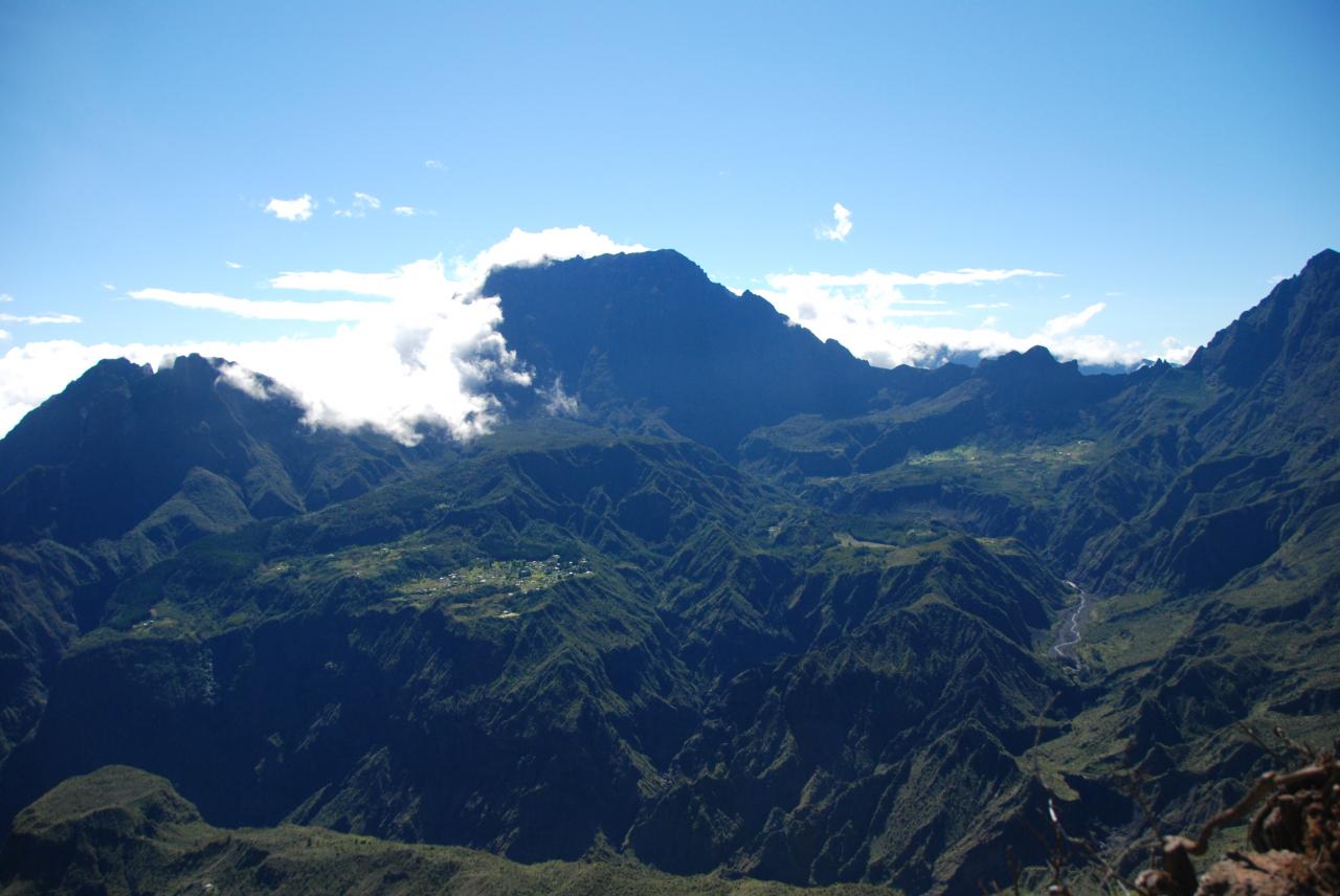 Cirque de Mafate D Helsens