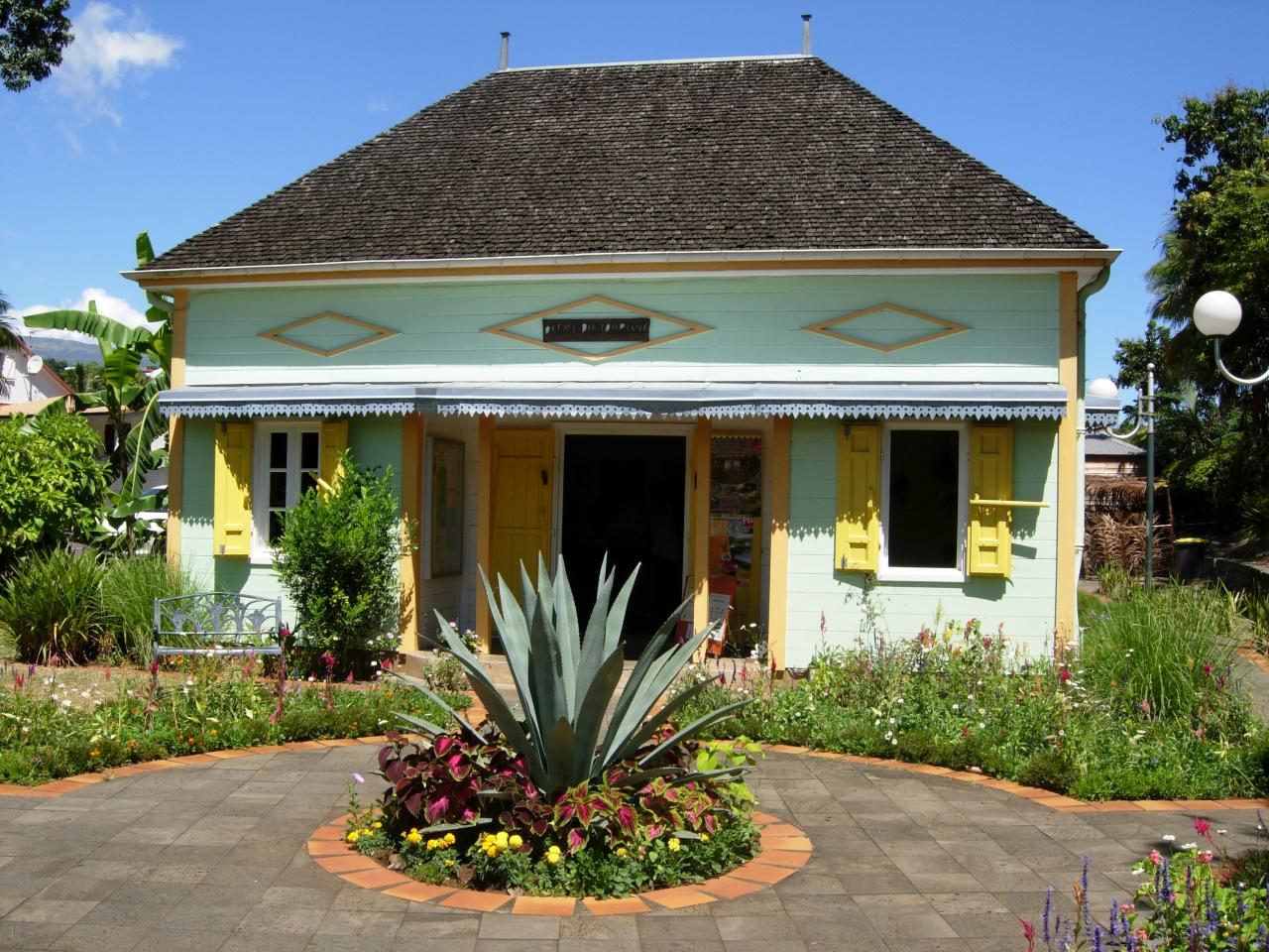 L'Entre-deux, maison du tourisme1