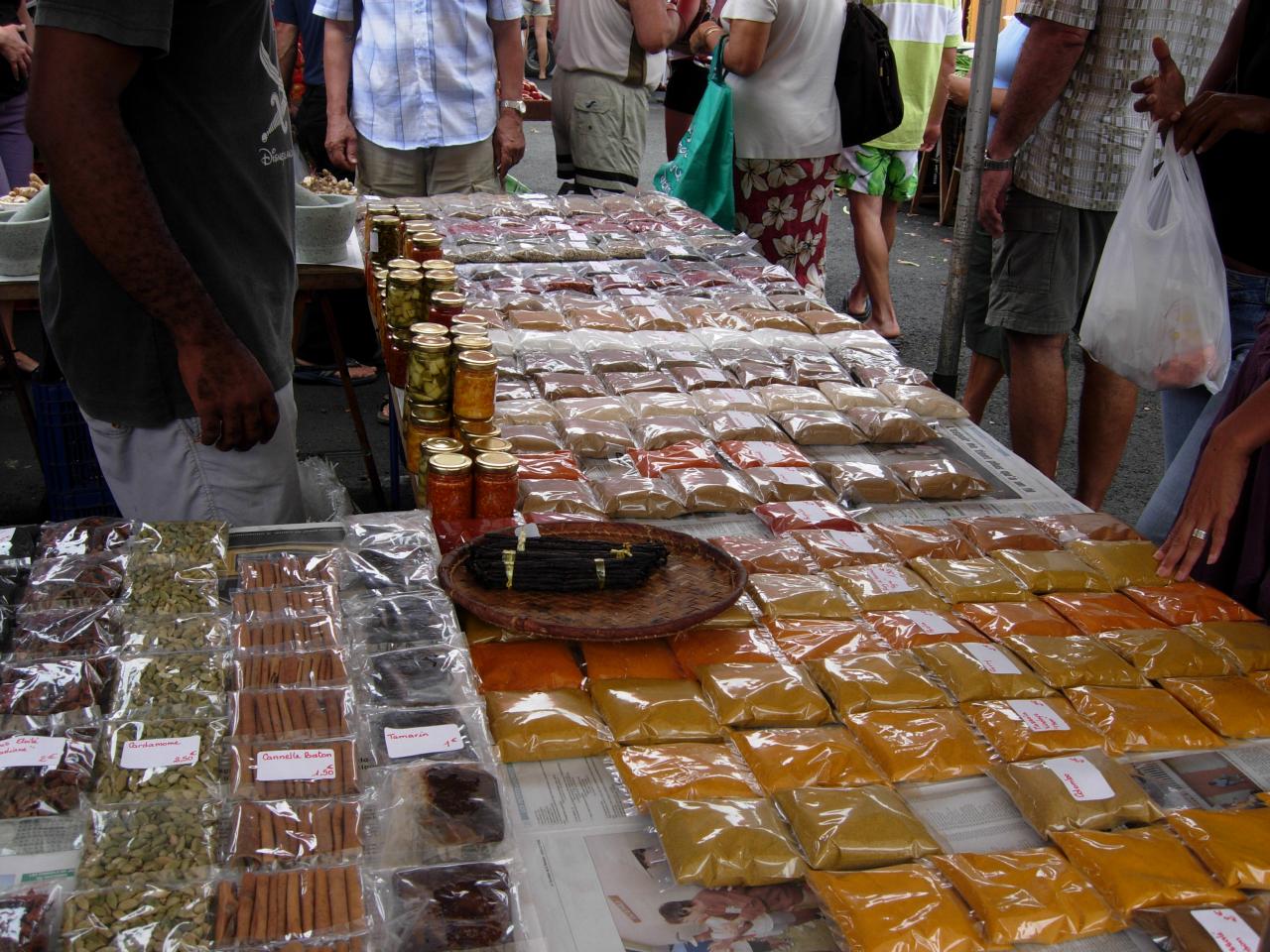 Marché de St Paul épices.